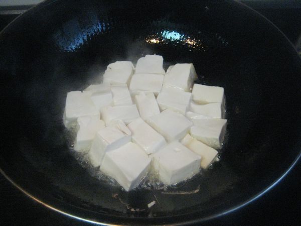 黑木耳豆腐炖白菜步骤2