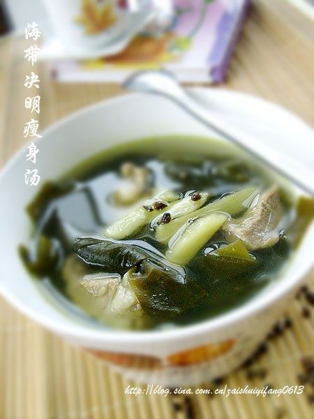 海带决明瘦身汤步骤4