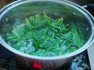 油泼菠菜步骤2