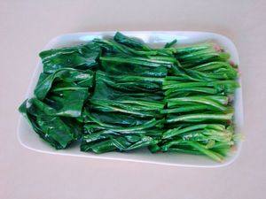 油泼菠菜步骤4