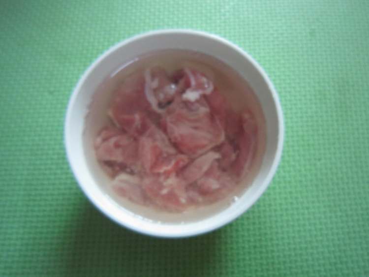 红枣阿胶瘦肉汤步骤2
