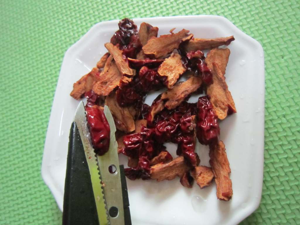 红枣阿胶瘦肉汤步骤3