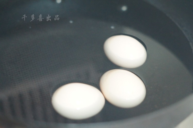 红枣桂圆煮蛋步骤2