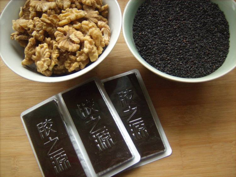 黑芝麻核桃阿胶条步骤1