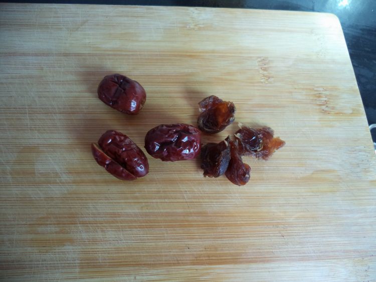 桂圆红枣养血茶步骤2