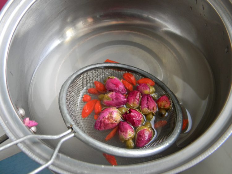 红枣玫瑰茶步骤4