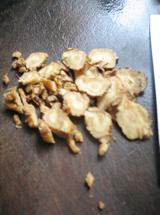当归炖鸡步骤3