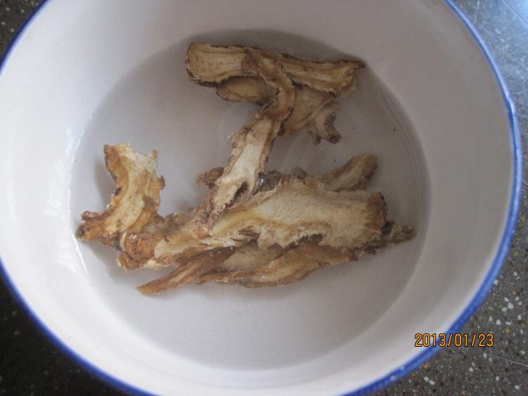 红枣当归粥步骤1