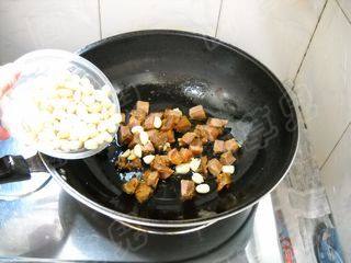 菱角花生炖牛肉步骤7