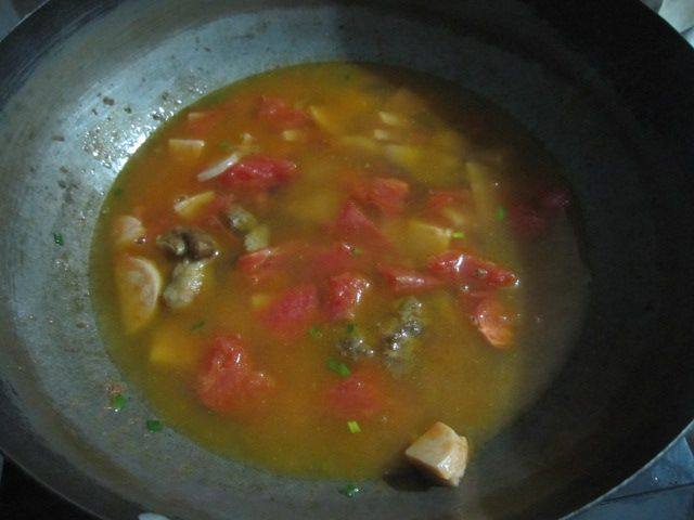西红柿鸡肉烩面条步骤6