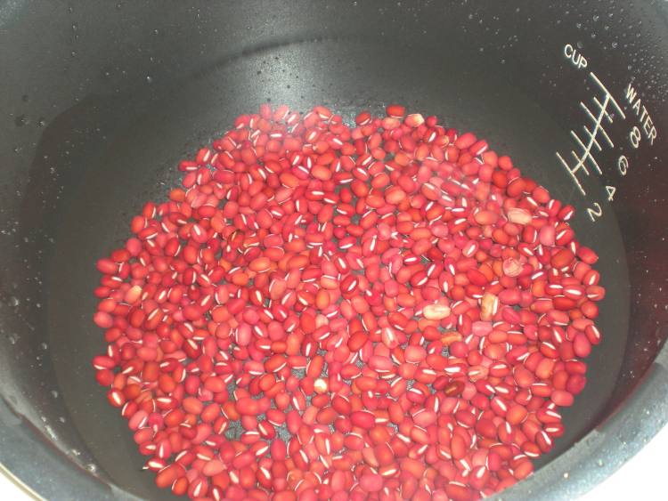 红豆桂圆荷包蛋步骤2