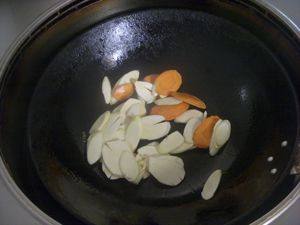 木耳炒豆腐步骤2