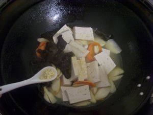 木耳炒豆腐步骤7