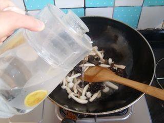菌菇豆腐汤步骤3