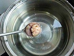 金针菠菜肉圆汤步骤6