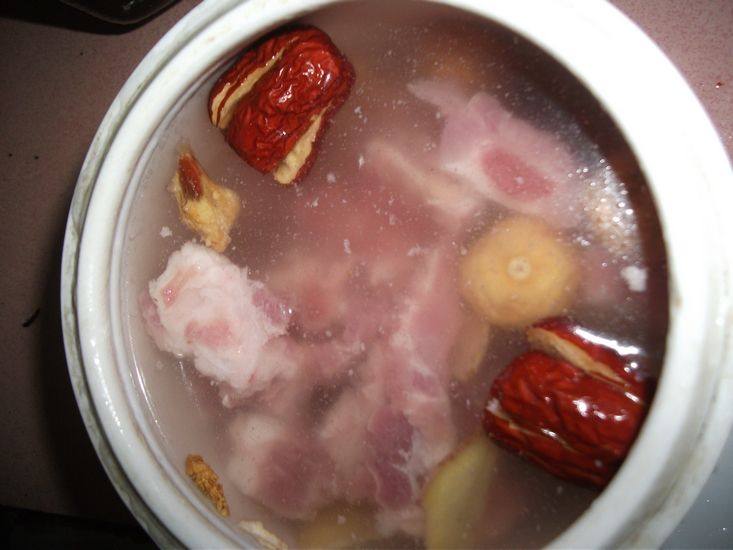 无花果花旗参排骨汤步骤7