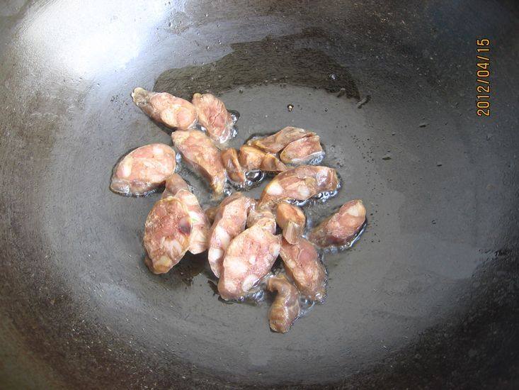 青蒜腊味炒木耳步骤4