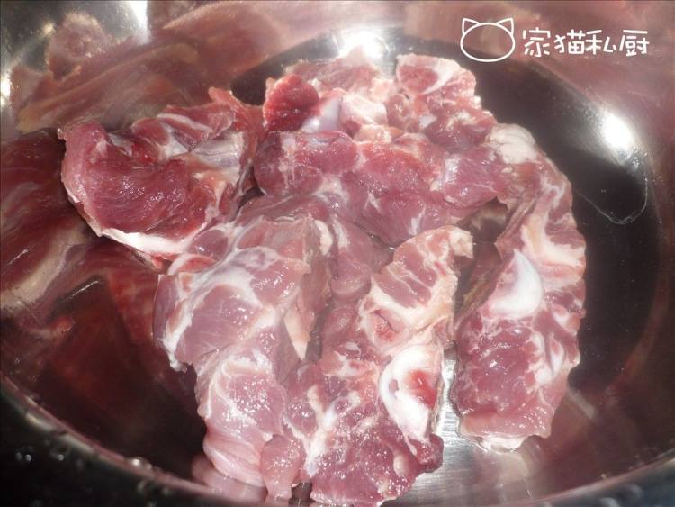 花生脊骨汤步骤1