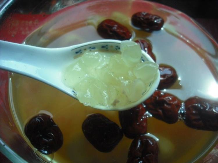 雪莲子龙眼玫瑰甜羹步骤7