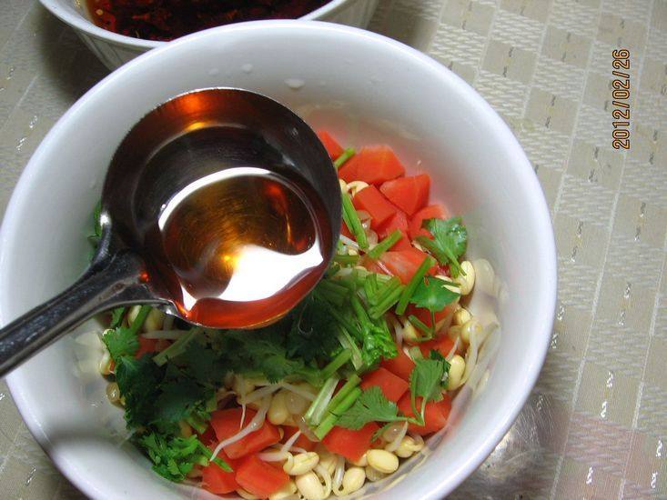 胡萝卜黄豆芽步骤5