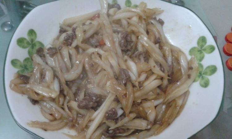 牛肉炒大白菜茎步骤7