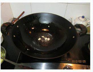 西红柿黑木耳炒豇豆步骤3