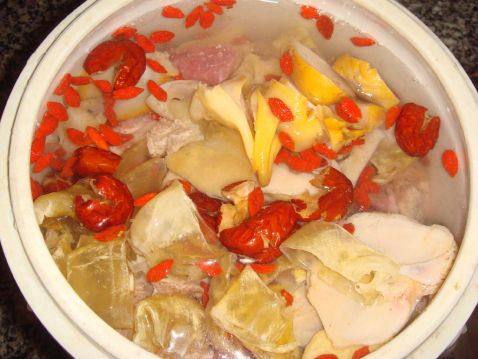 花胶螺头炖汤步骤7