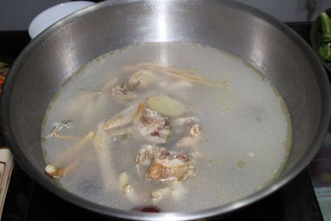 鸡汤火锅步骤2