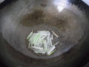 小炒胡萝卜丝步骤3