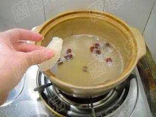 补血安神之红枣花生粥步骤5