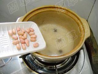 补血安神之红枣花生粥步骤4