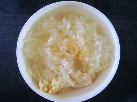 银耳南瓜红枣羹步骤3