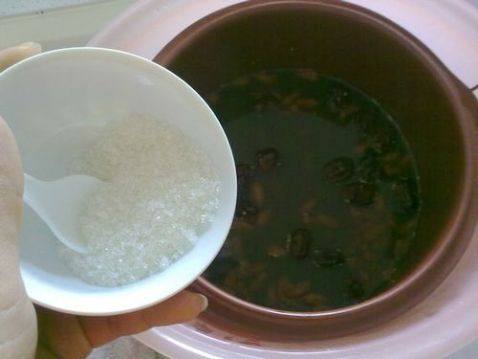 阿胶红枣糖水步骤8
