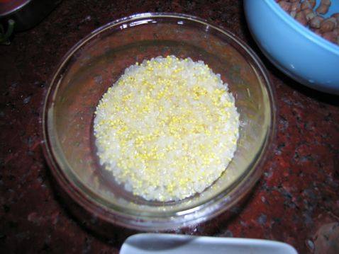 牛奶红枣花生米糊步骤3