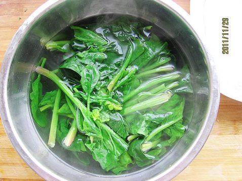 菠菜肉末粉丝步骤2