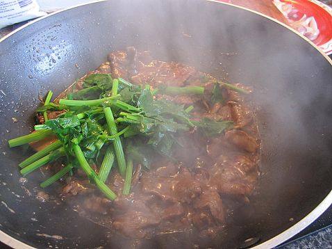 蚝油炒洋葱牛肉步骤7