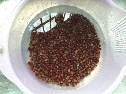 补血红豆糖水步骤1