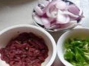 洋蒜炒牛肉步骤2