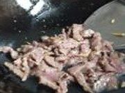 洋蒜炒牛肉步骤3