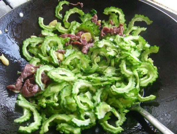 牛肉炒苦瓜步骤5
