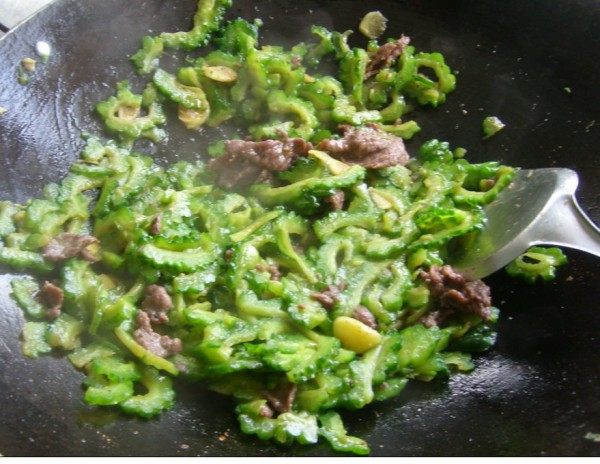 牛肉炒苦瓜步骤6