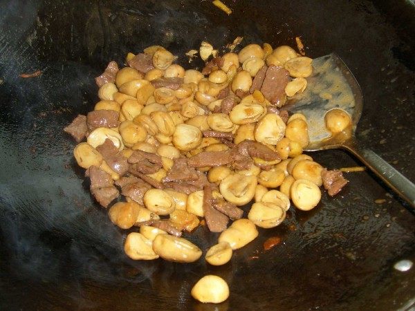 草菇炒牛肉步骤7