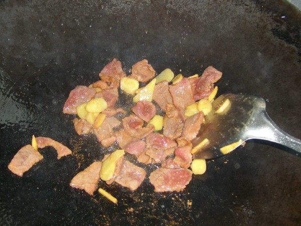 草菇炒牛肉步骤5