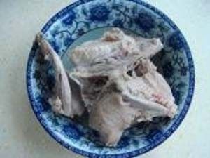 竹蔗茅根胡萝卜汤步骤3