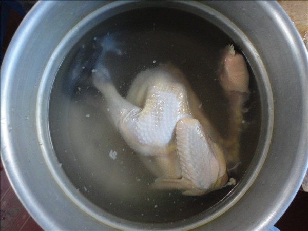 红枣黄芪鸡汤步骤5