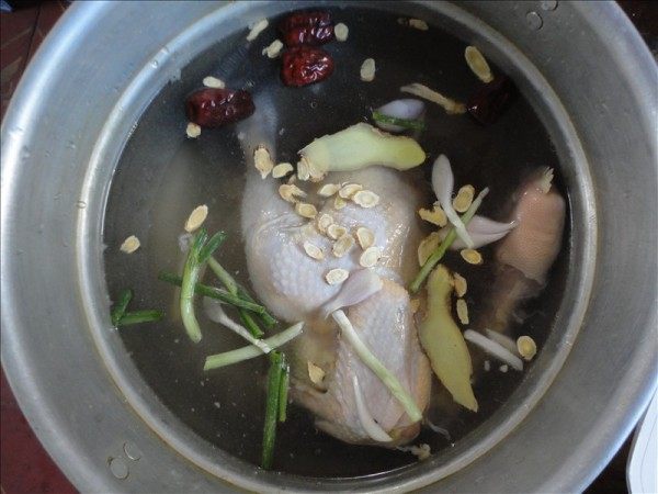 红枣黄芪鸡汤步骤6