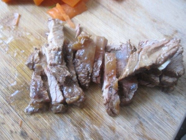 杏鲍菇洋葱炒牛肉步骤2