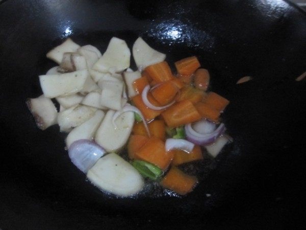 杏鲍菇洋葱炒牛肉步骤4