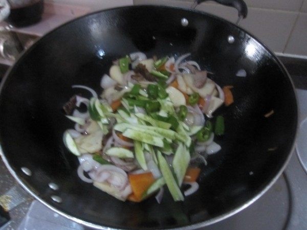 杏鲍菇洋葱炒牛肉步骤7