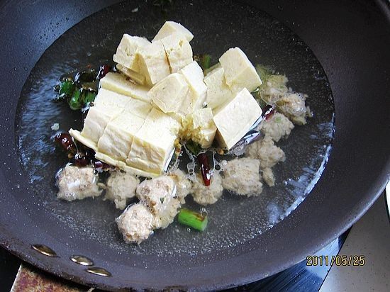牛肉丸冻豆腐汤-首发步骤4